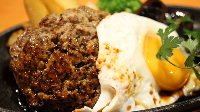 大好評！食事の美味しいパーティーです。豪華で美味しい食事を食べながら素敵なパートナーを探してください。カップル成功率が非常に確立高いパーティーです。